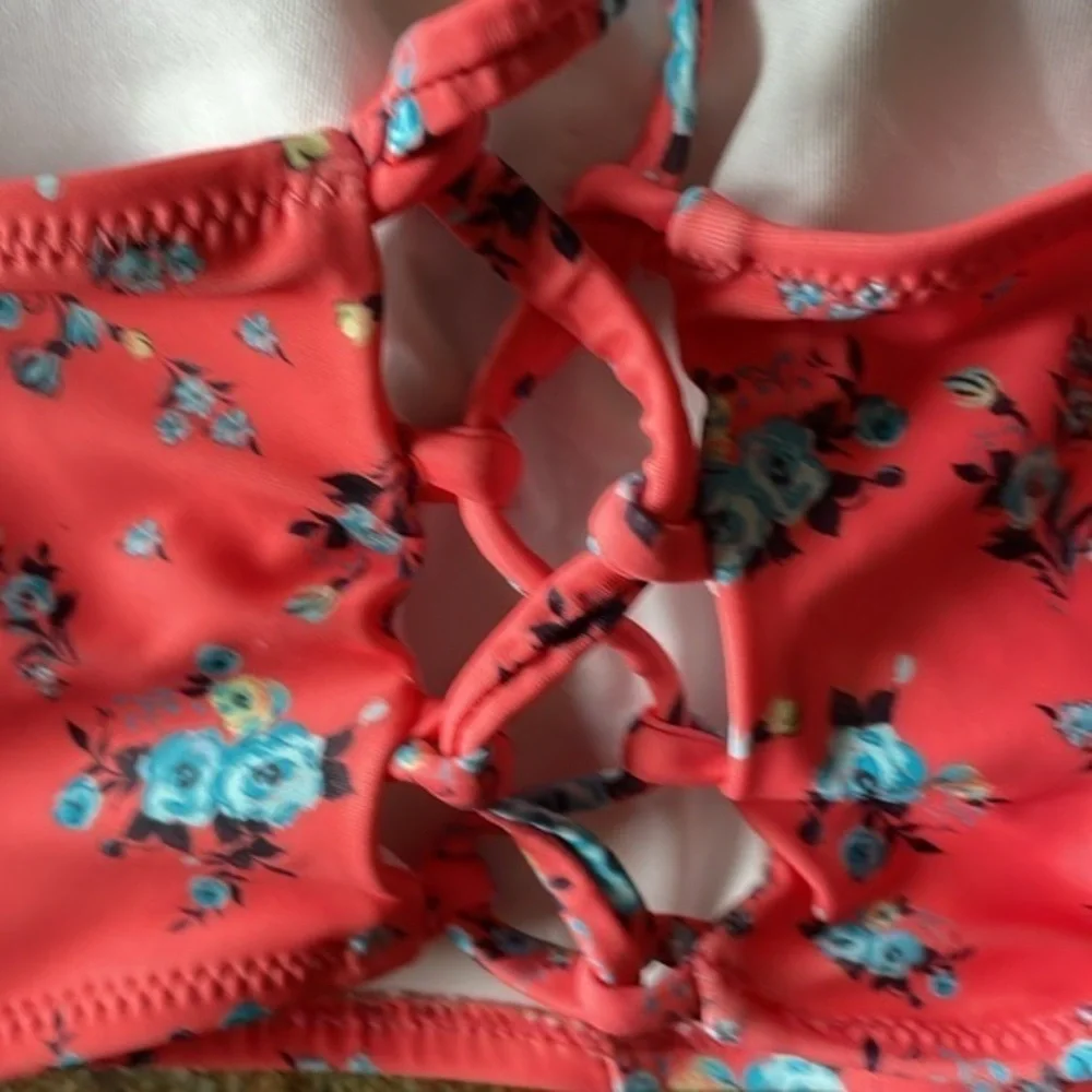 Cupshe Coral Floral‎ Halter Bikini Swim Top Lace Up Back Size Medium